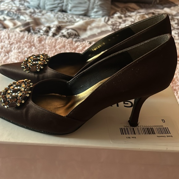 Stuart Weitzman brown satin heels with jeweled broach embellishment - Picture 3 of 9